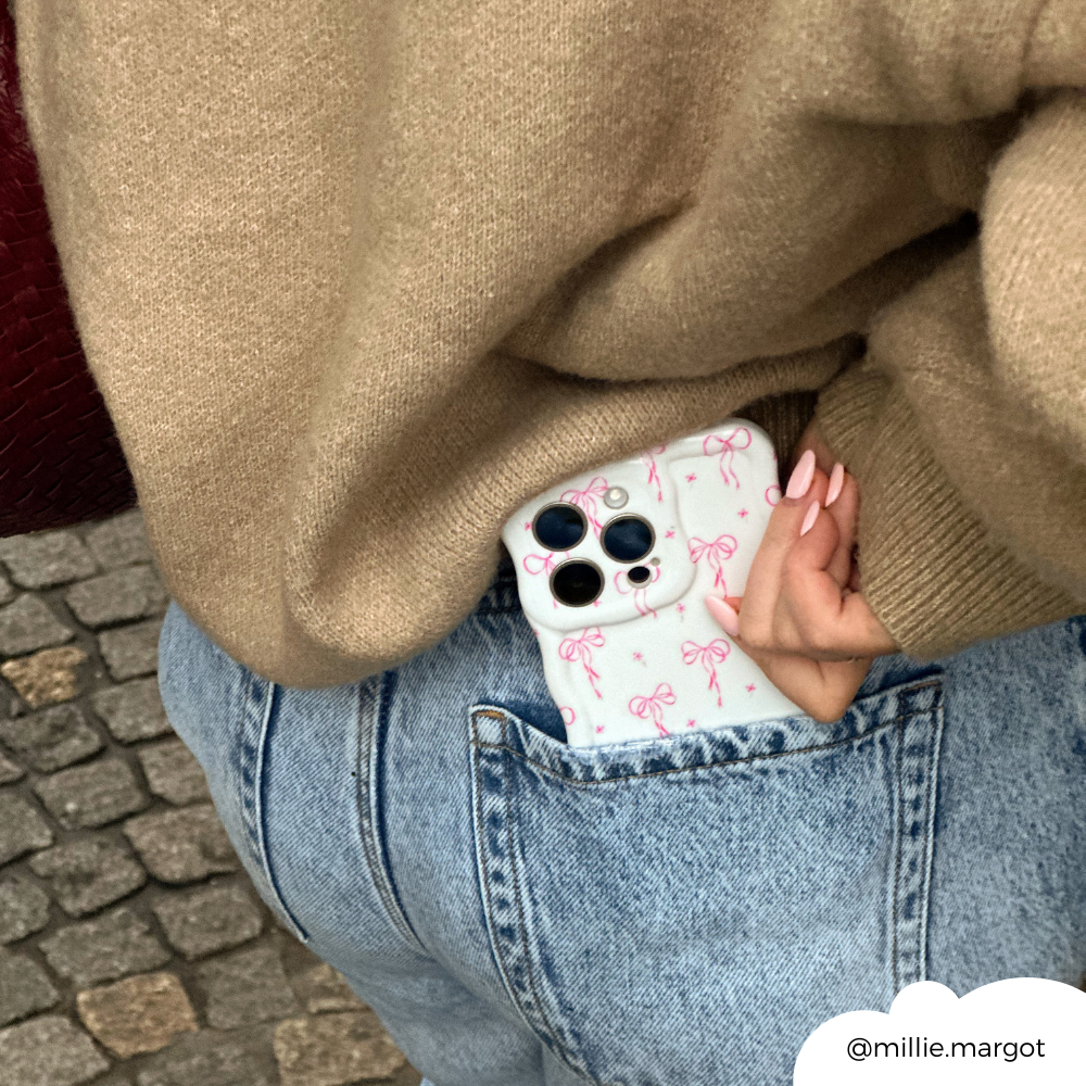 Dalgalı Telefon Kılıfı - Zarif Fiyonklar