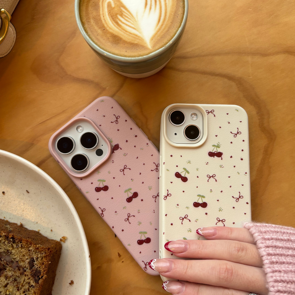 Küçük Kurdeleler ve Kirazlar Desenli Telefon Kılıfı - Pembe