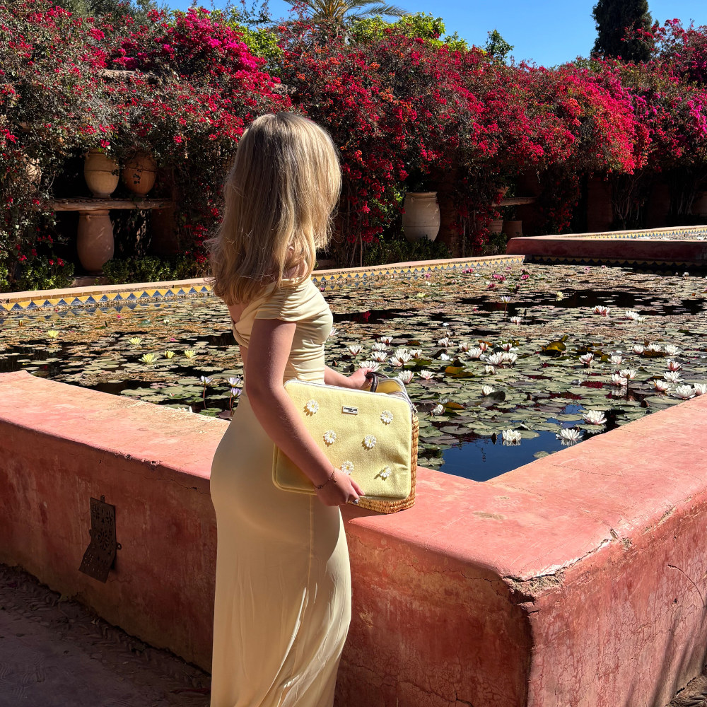 Buttercup Bloom Dizüstü Bilgisayar Kılıfı 