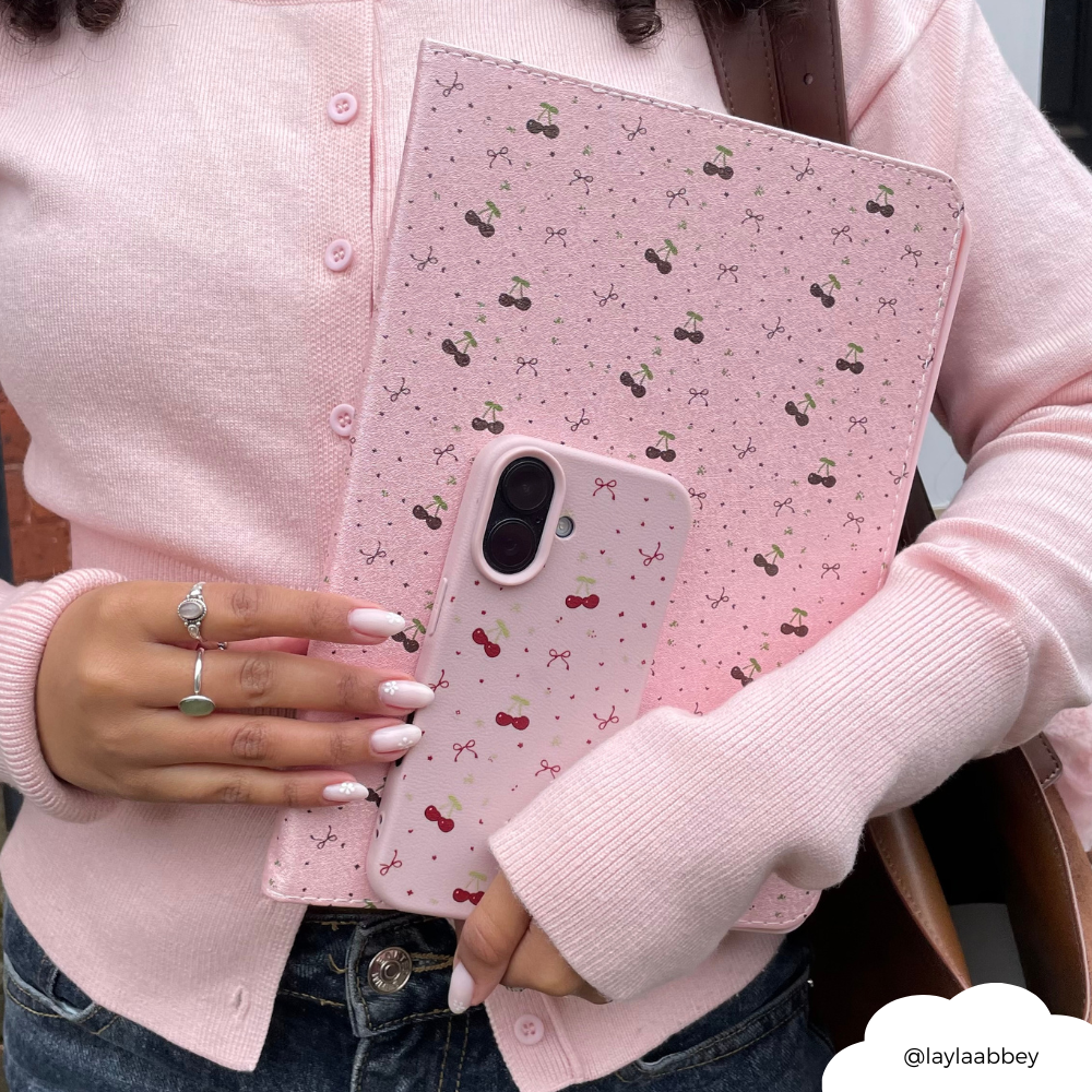 Küçük Kurdeleler ve Kirazlar Pembe iPad Kılıfı