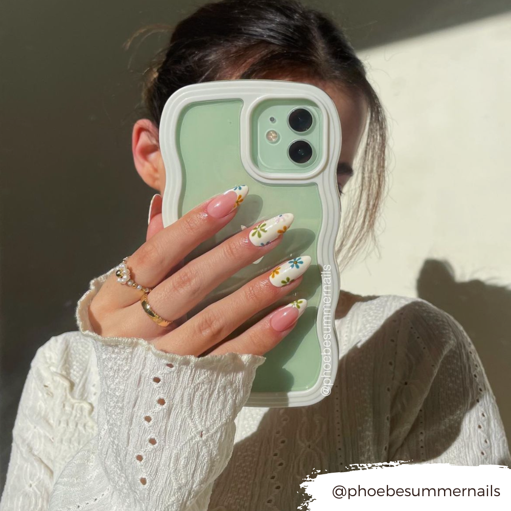 Kavisli Telefon Kılıfı - Krem