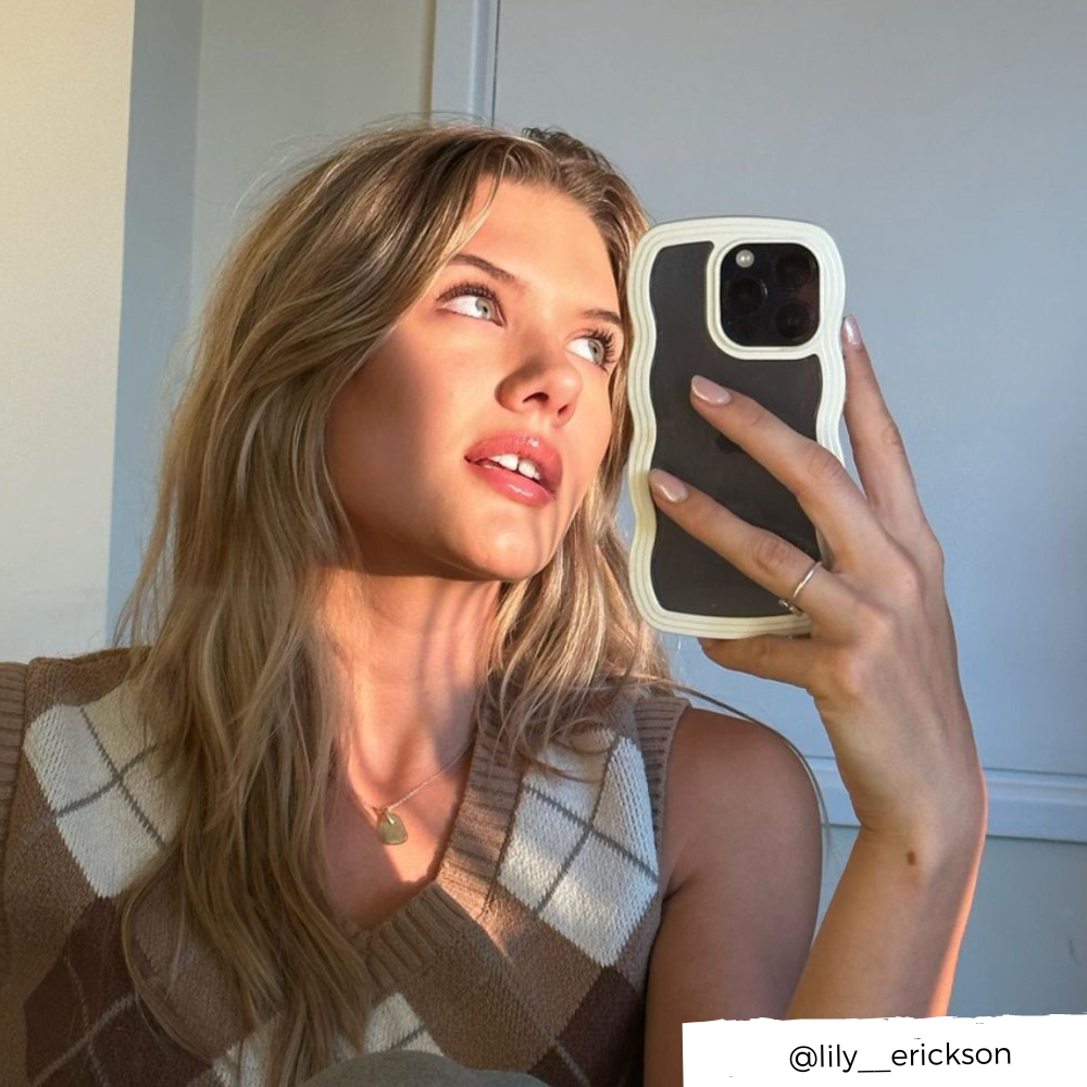 Kavisli Telefon Kılıfı - Krem