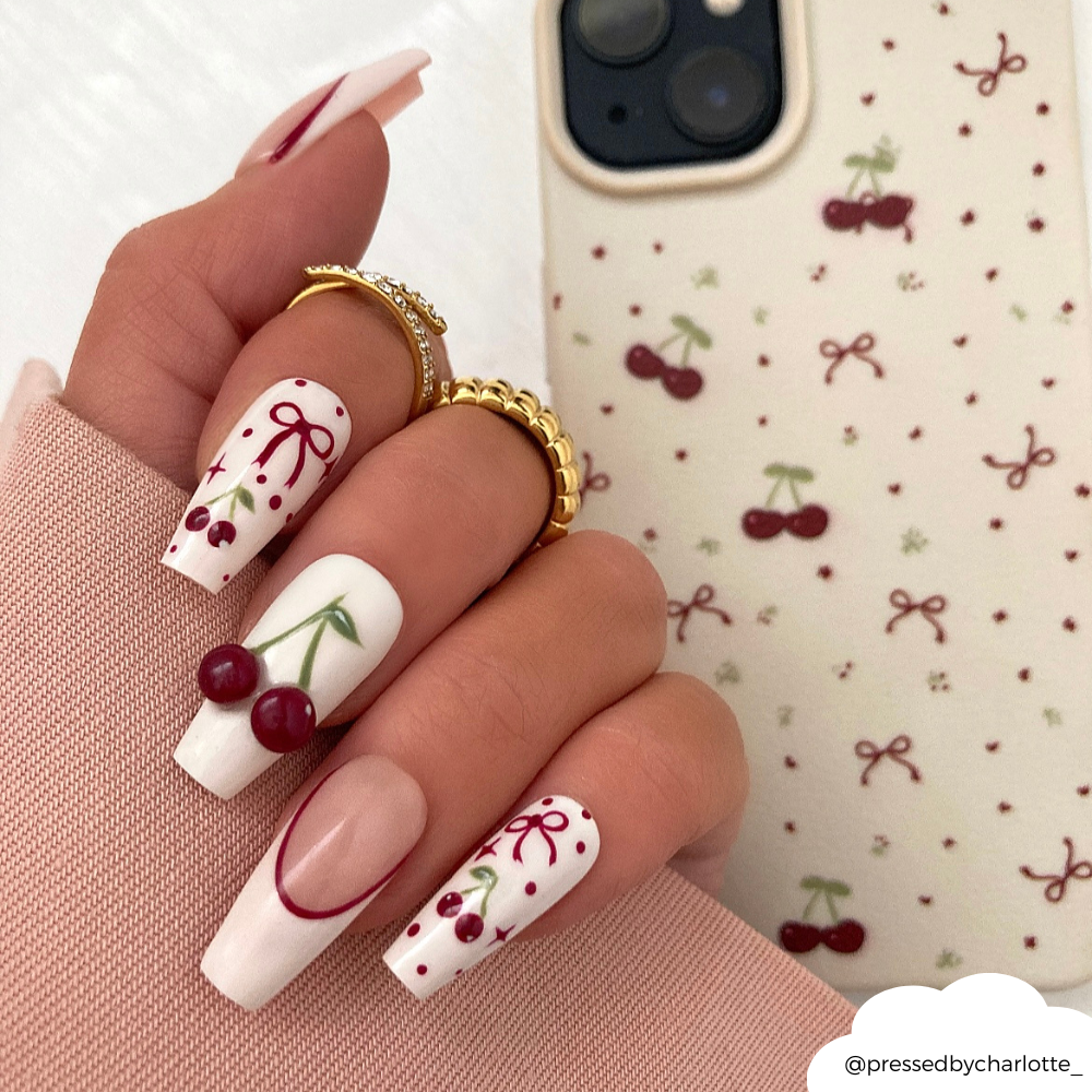 Şirin Kurdeleler ve Kirazlar Desenli Telefon Kılıfı - Yumuşak Beyaz