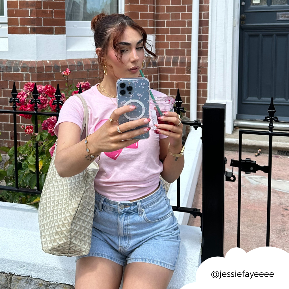 Şeffaf MagSafe® Telefon Kılıfı - Zarif Fiyonklar