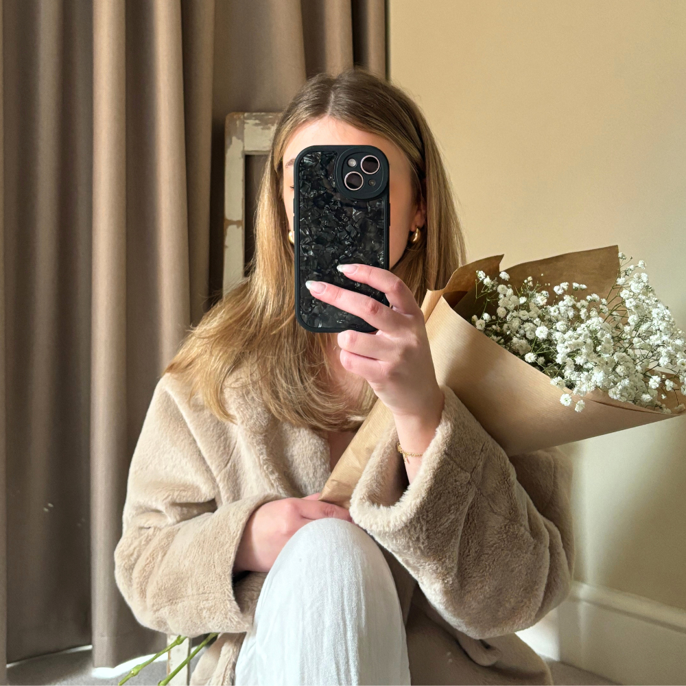 Aytaşı Siyah Telefon Kılıfı