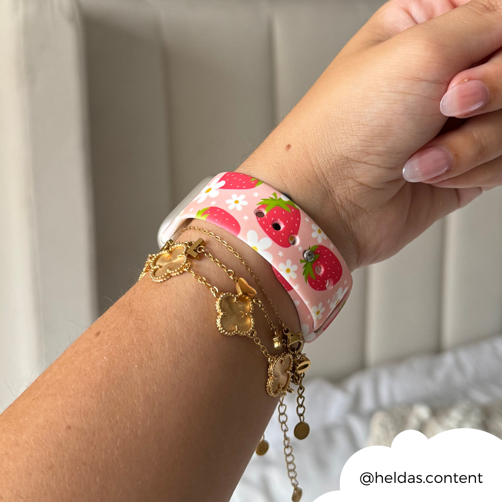 Sevimli Çilek Desenli Apple Watch Kayışı