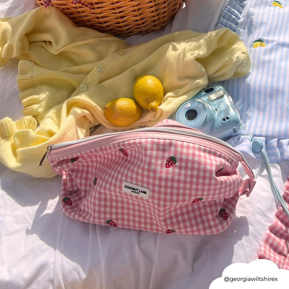 Genişletilebilir Makyaj Çantası - Çilekli Piknik 