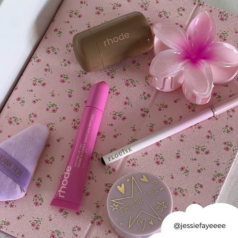 Küçük Çiçekli Pembe iPad Kılıfı 