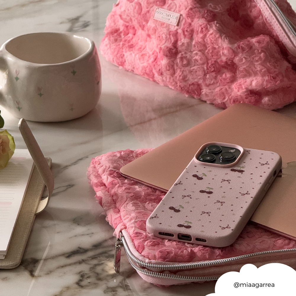 Şakayık Çiçeği Desenli Dizüstü Bilgisayar Kılıfı 