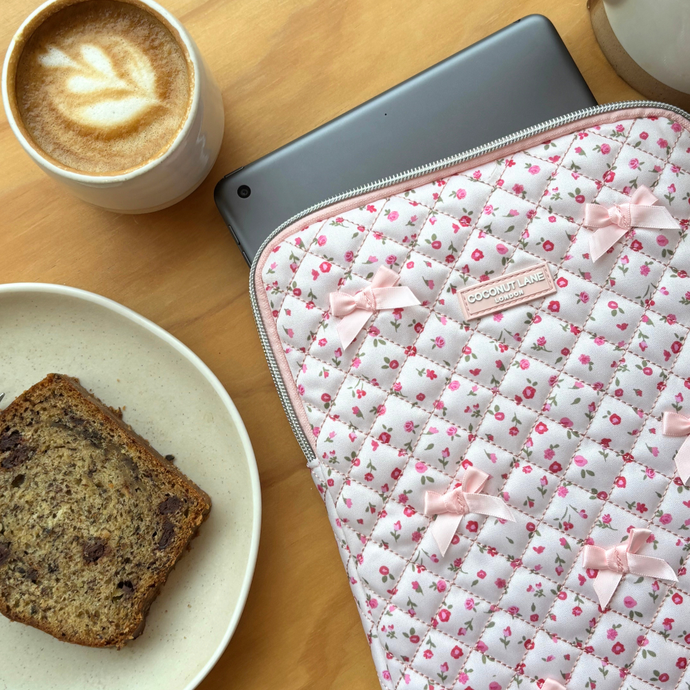 Pembe Kapitone Suluboya Çiçek Desenli iPad Kılıfı