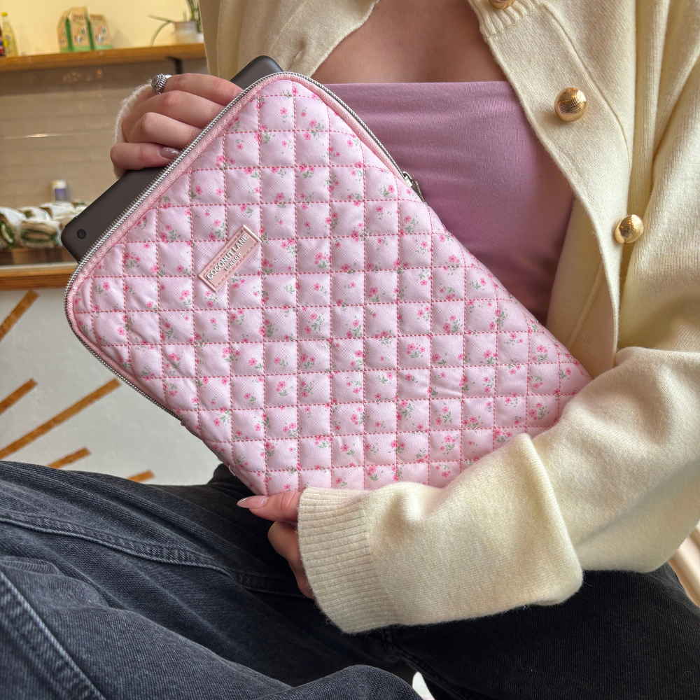 Kapitone Minik Çiçekli Pembe iPad Kılıfı