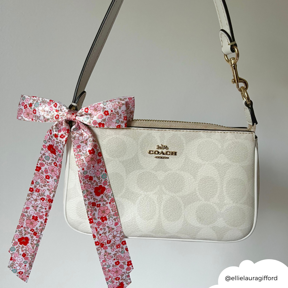 Kurdeleli Fiyonk Toka - Sevimli Çiçekler