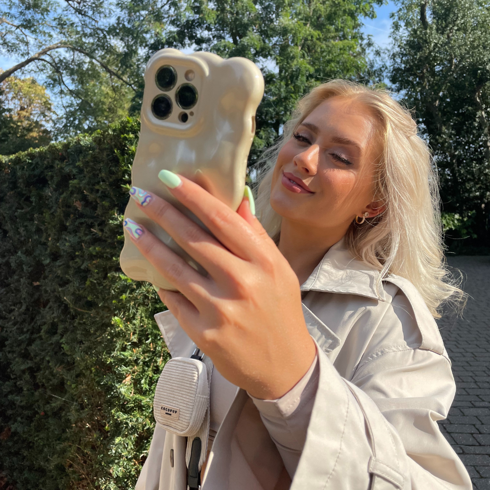 3D İnci Desenli Telefon Kılıfı - Altın