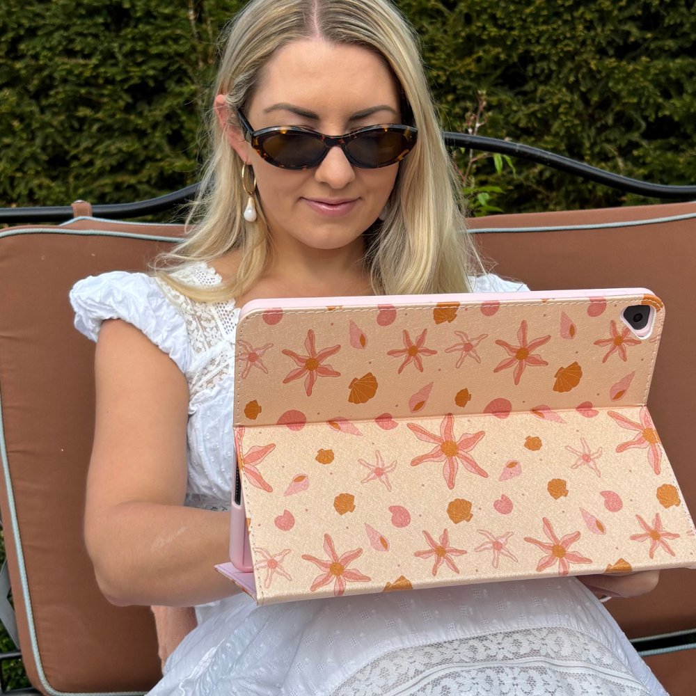 Şeftali Plajı iPad Kılıfı