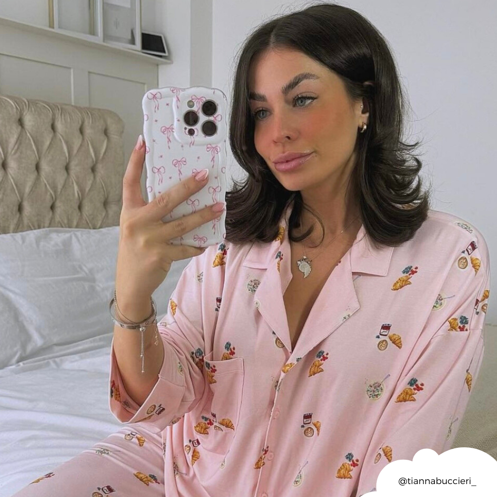 Dalgalı Telefon Kılıfı - Zarif Fiyonklar