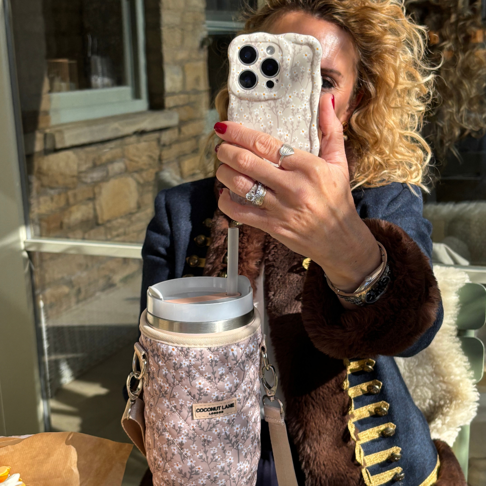 Dalgalı Telefon Kılıfı - Nude Çiçekler