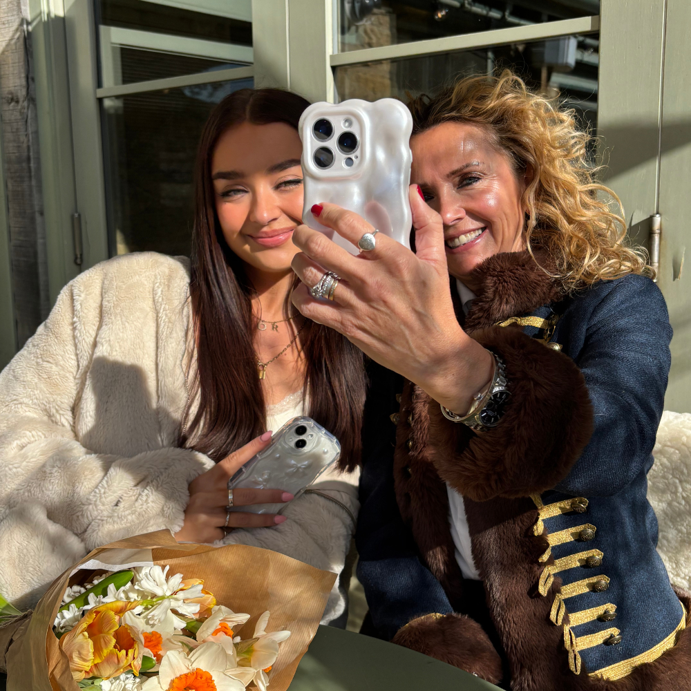 3D İnci Desenli Telefon Kılıfı - Beyaz