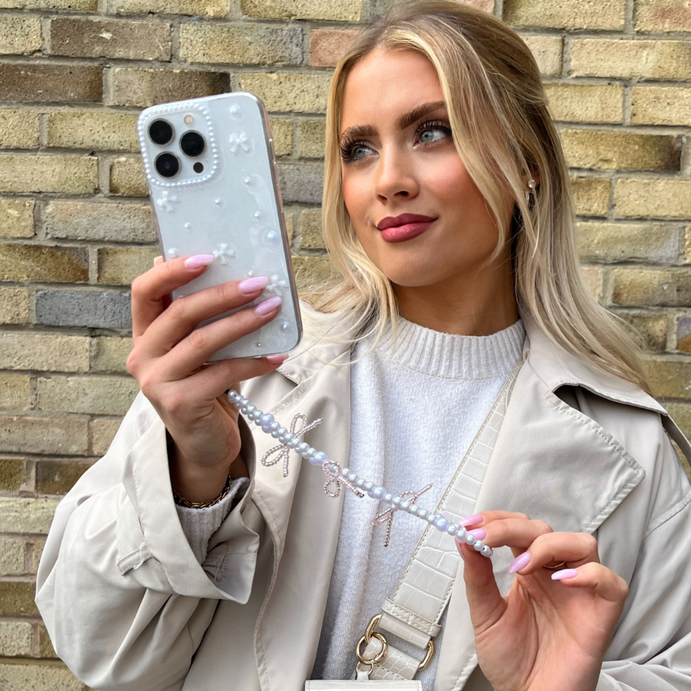 Mini Beyaz Kurdeleli Telefon Kılıfı