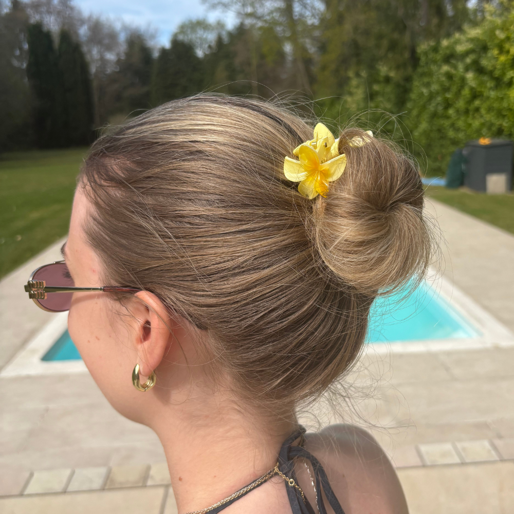 Mini Tropikal Çiçek Şeklinde Tırnaklı Klips - Tereyağı Sarısı