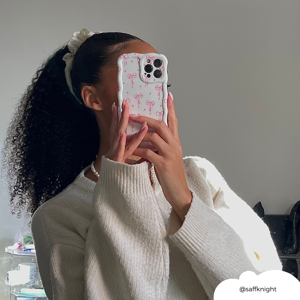 Dalgalı Telefon Kılıfı - Zarif Fiyonklar