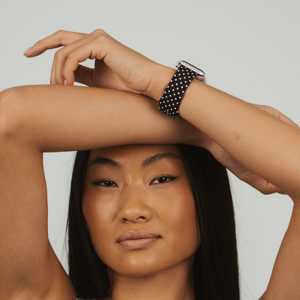 Siyah Puantiyeli Apple Watch Kayışı