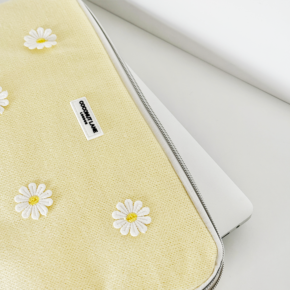 Buttercup Bloom Dizüstü Bilgisayar Kılıfı 