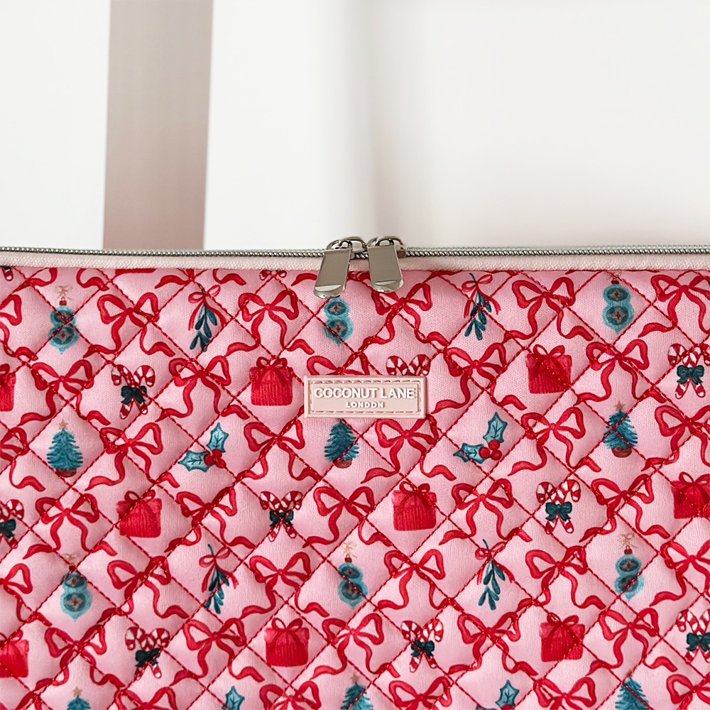 Kapitone Noel Öpücükleri Dizüstü Bilgisayar Kılıfı