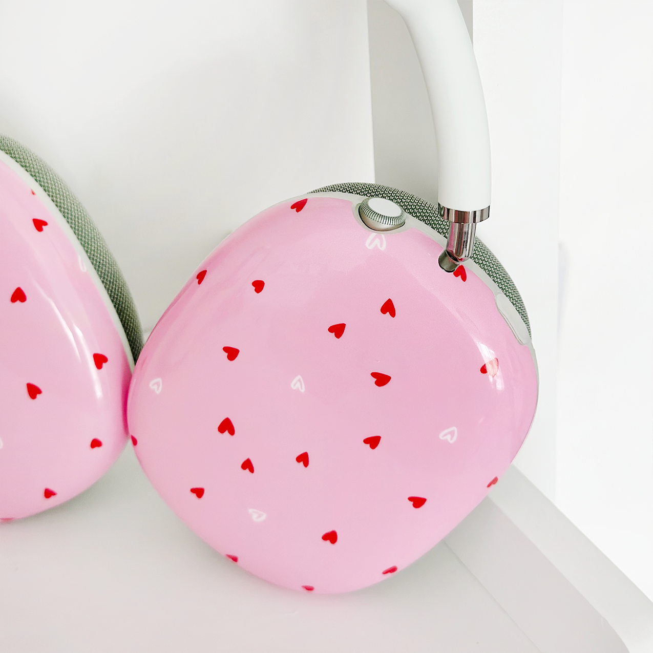 AirPods Max Case - Cute Hearts