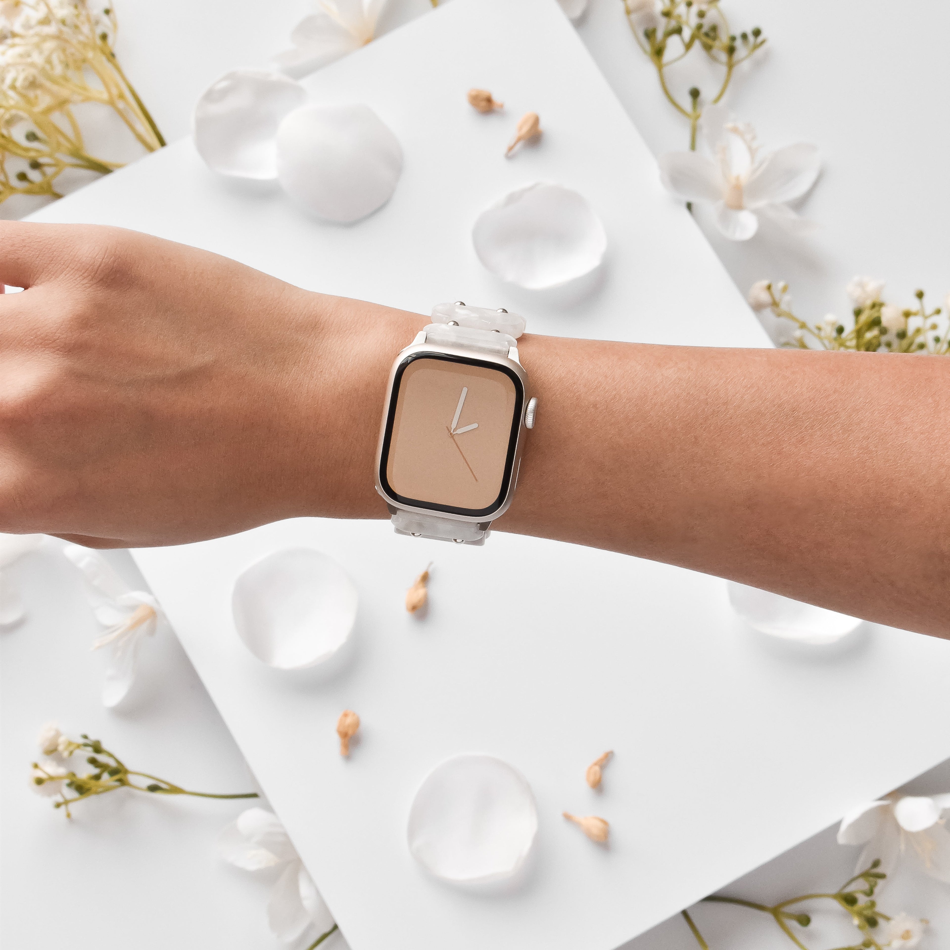 Beyaz İnci Boncuklu Apple Watch Kayışı