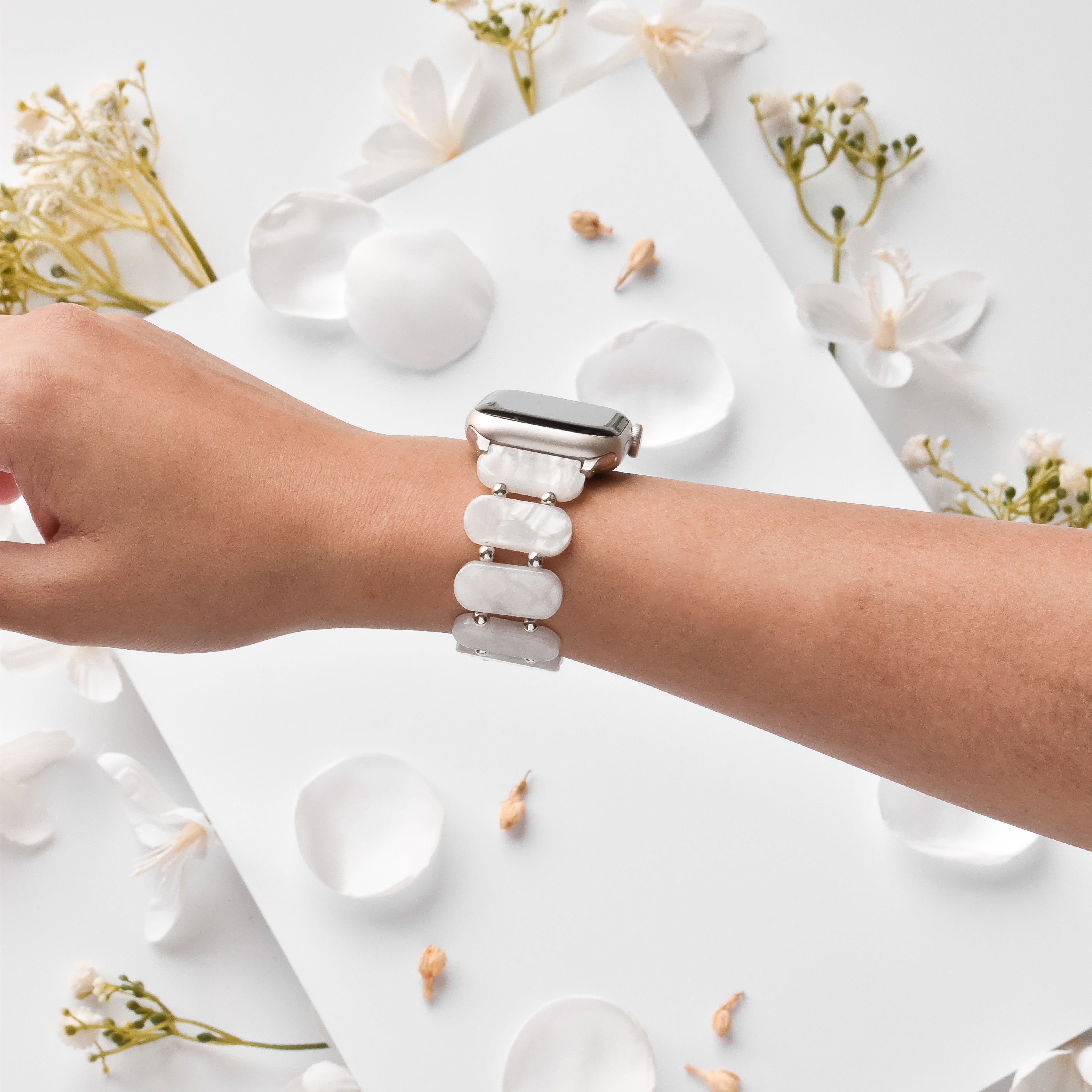 Beyaz İnci Boncuklu Apple Watch Kayışı