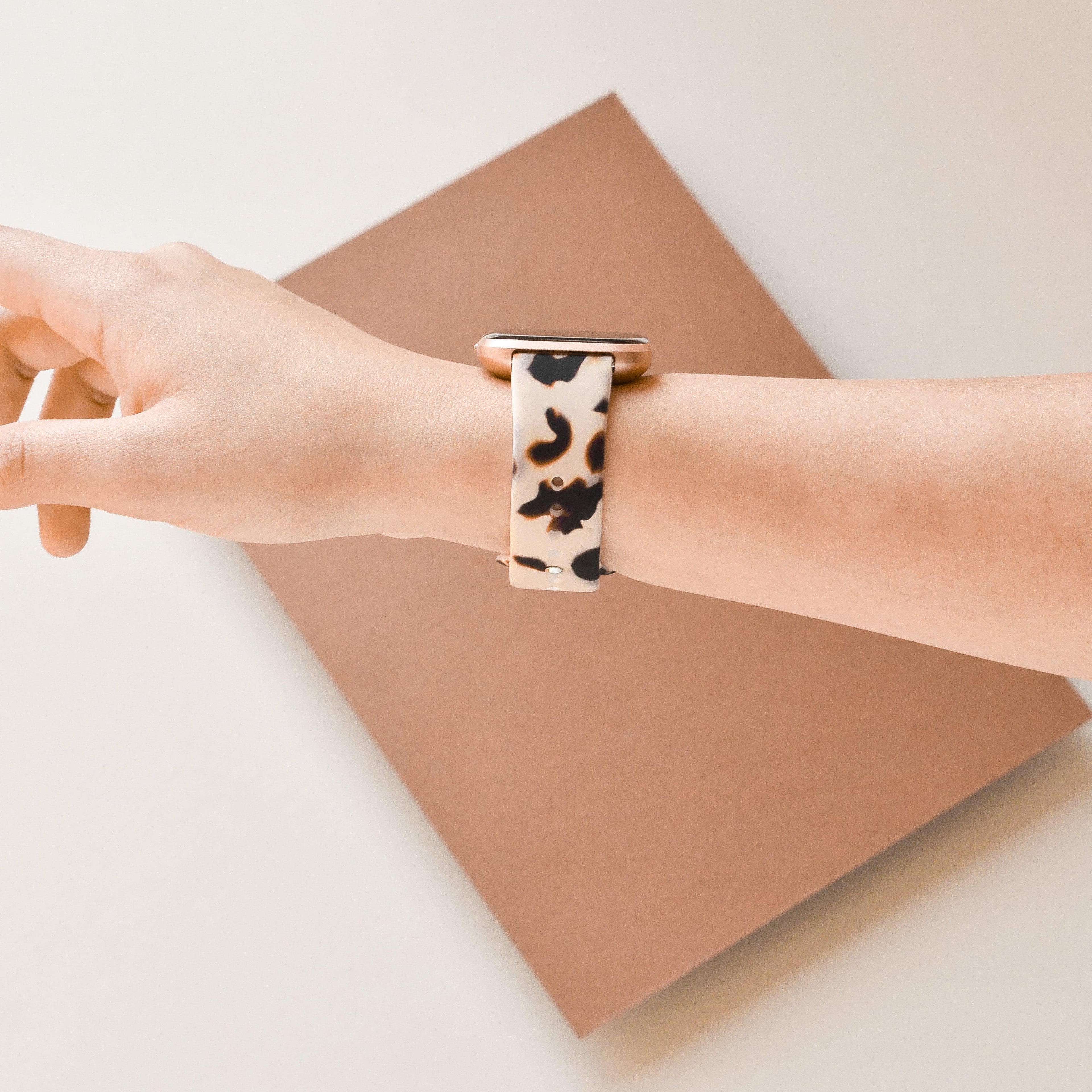 Fitbit Kayışı - Süt Beyazı Fildişi Kaplumbağa Desenli