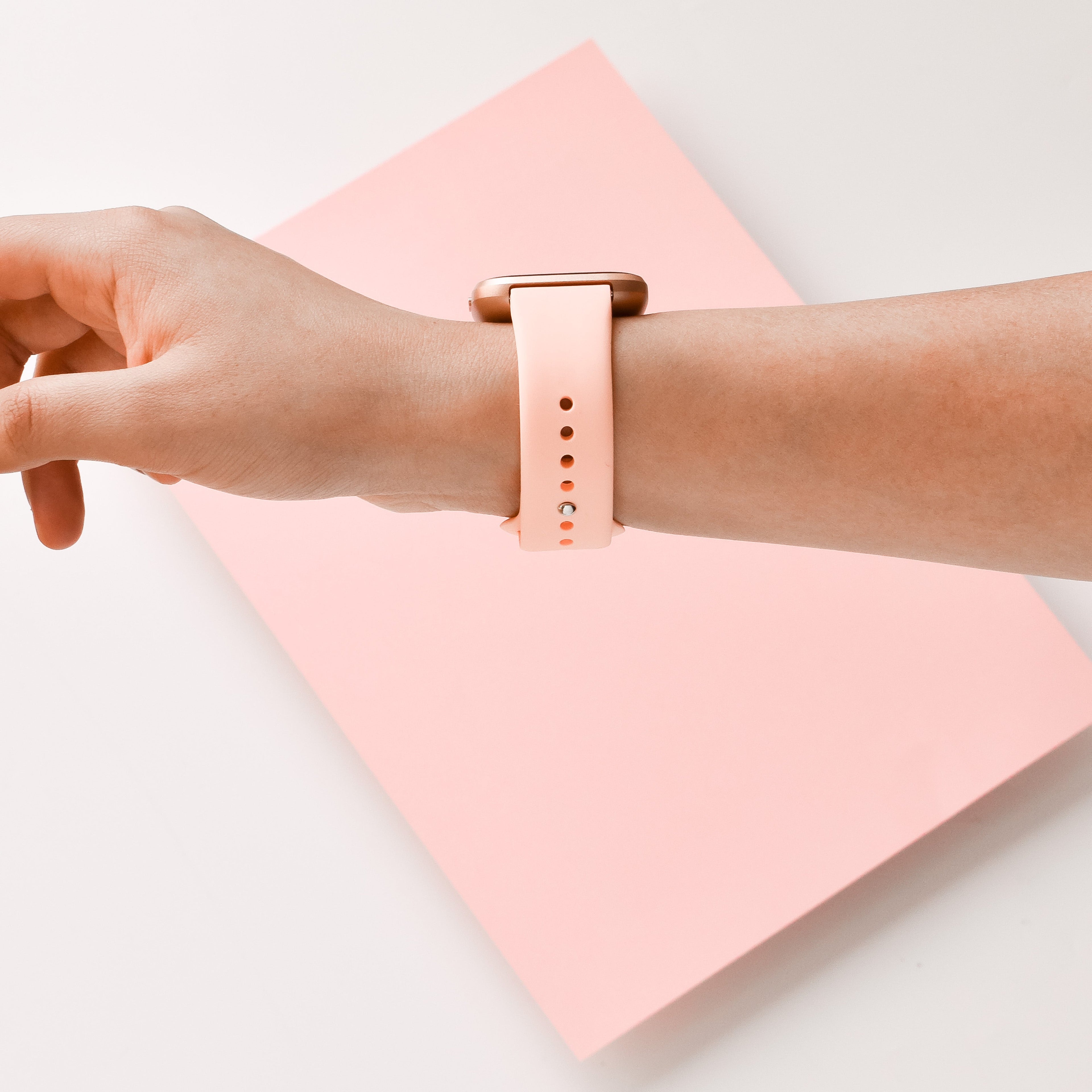 NAKD Fitbit Kayışı - Mercan Pembesi