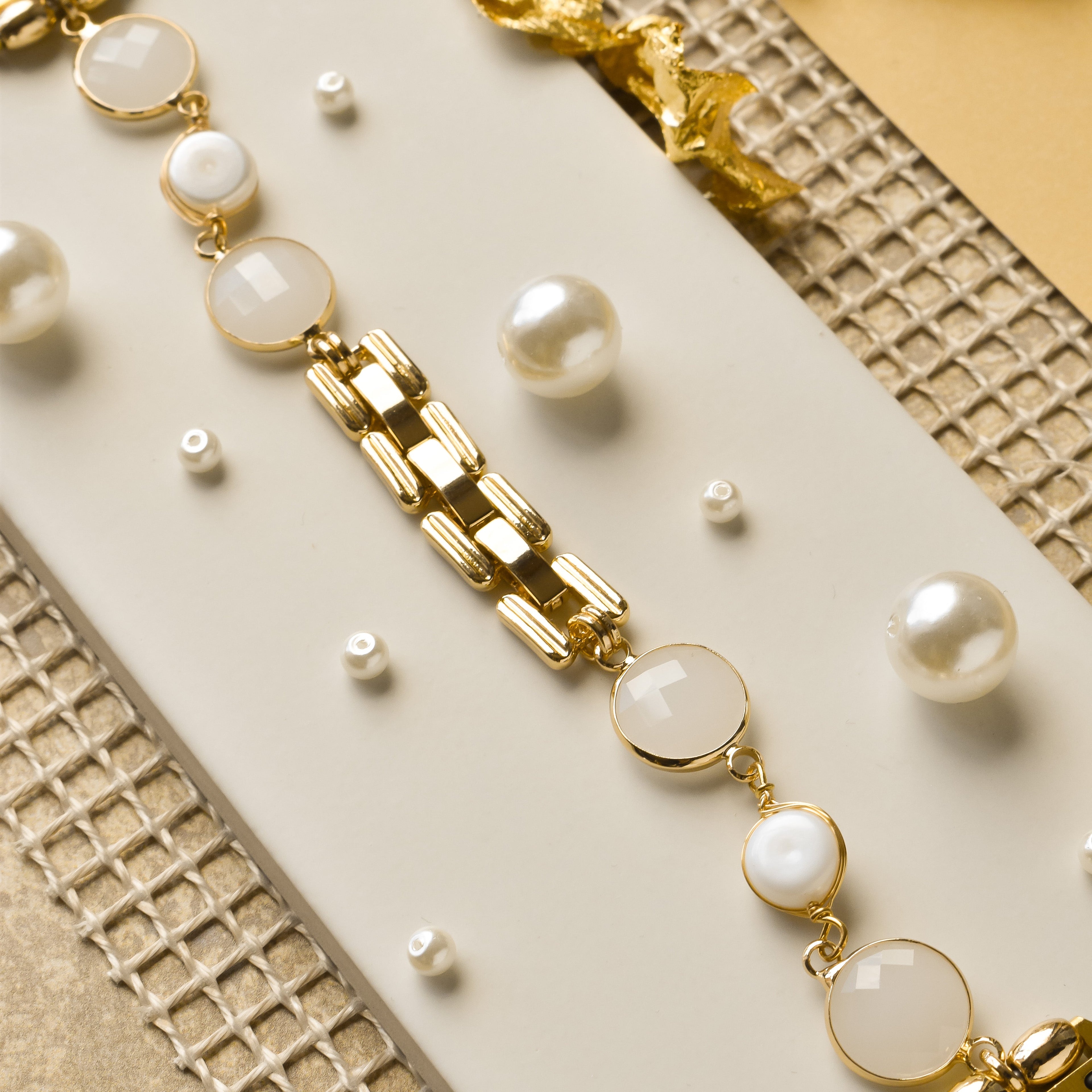 Sevimli Taşlı Bileklik Apple Watch Kayışı