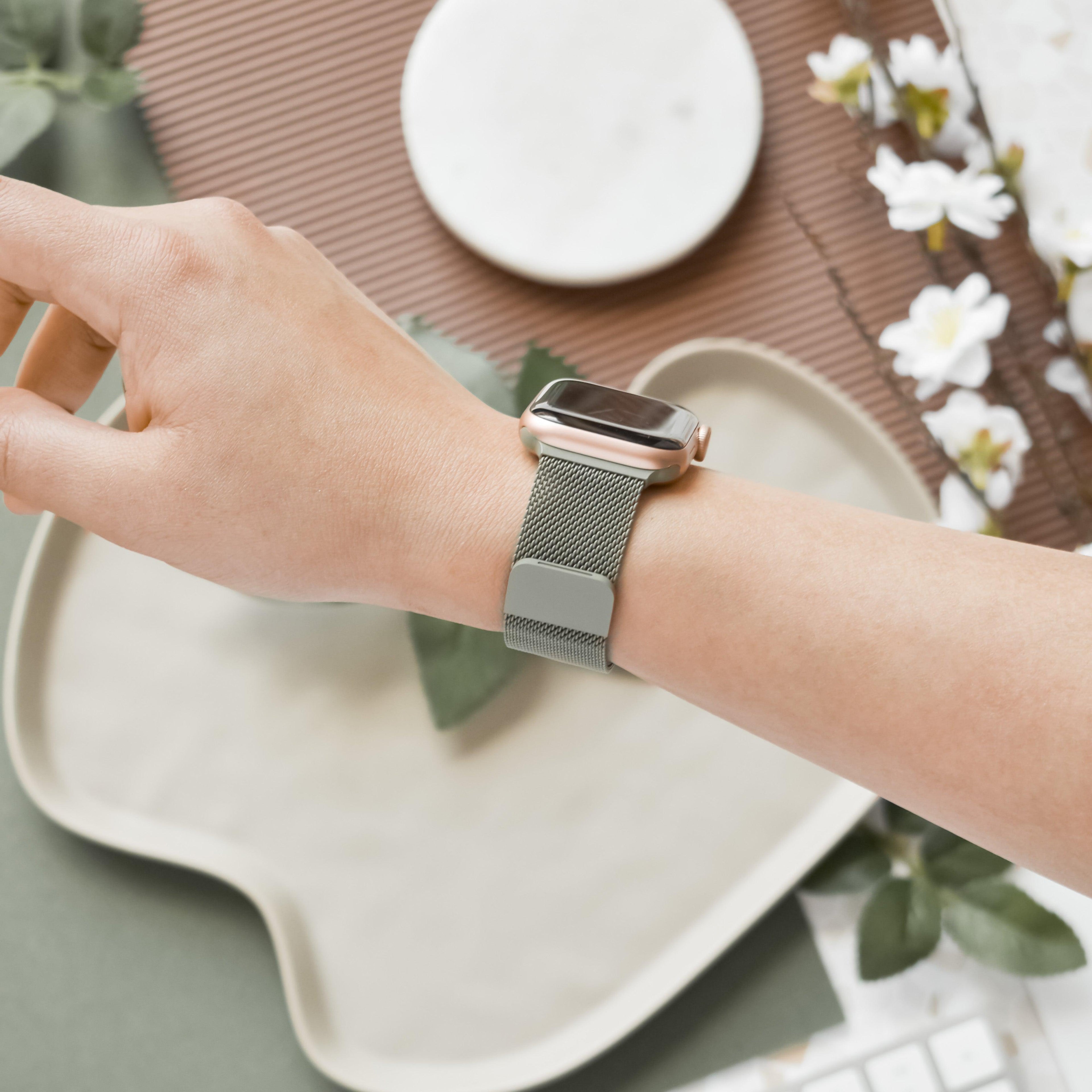 Manyetik Zincirli Apple Watch Kayışı - Haki