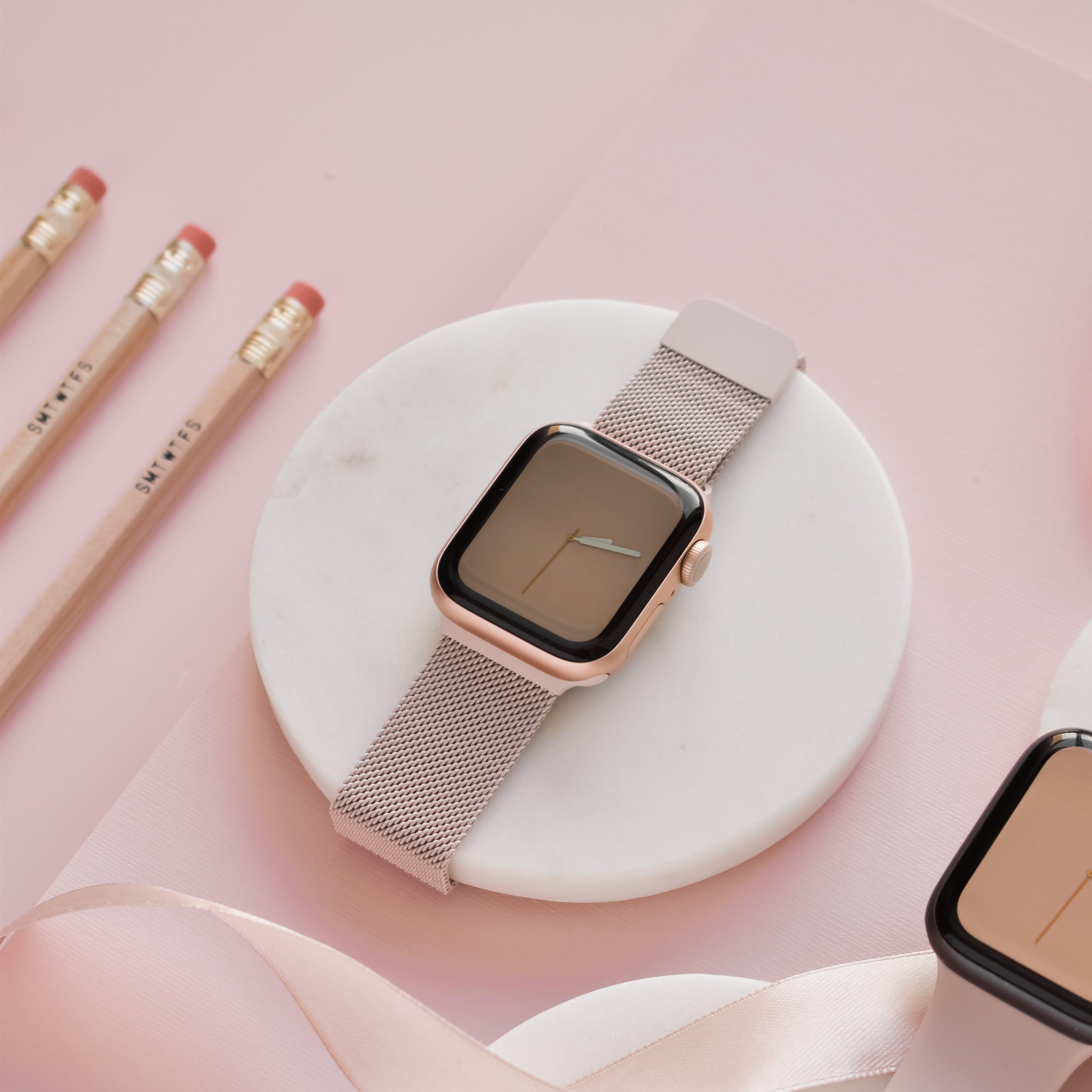 Manyetik Zincirli Apple Watch Kayışı - Pudra Pembesi