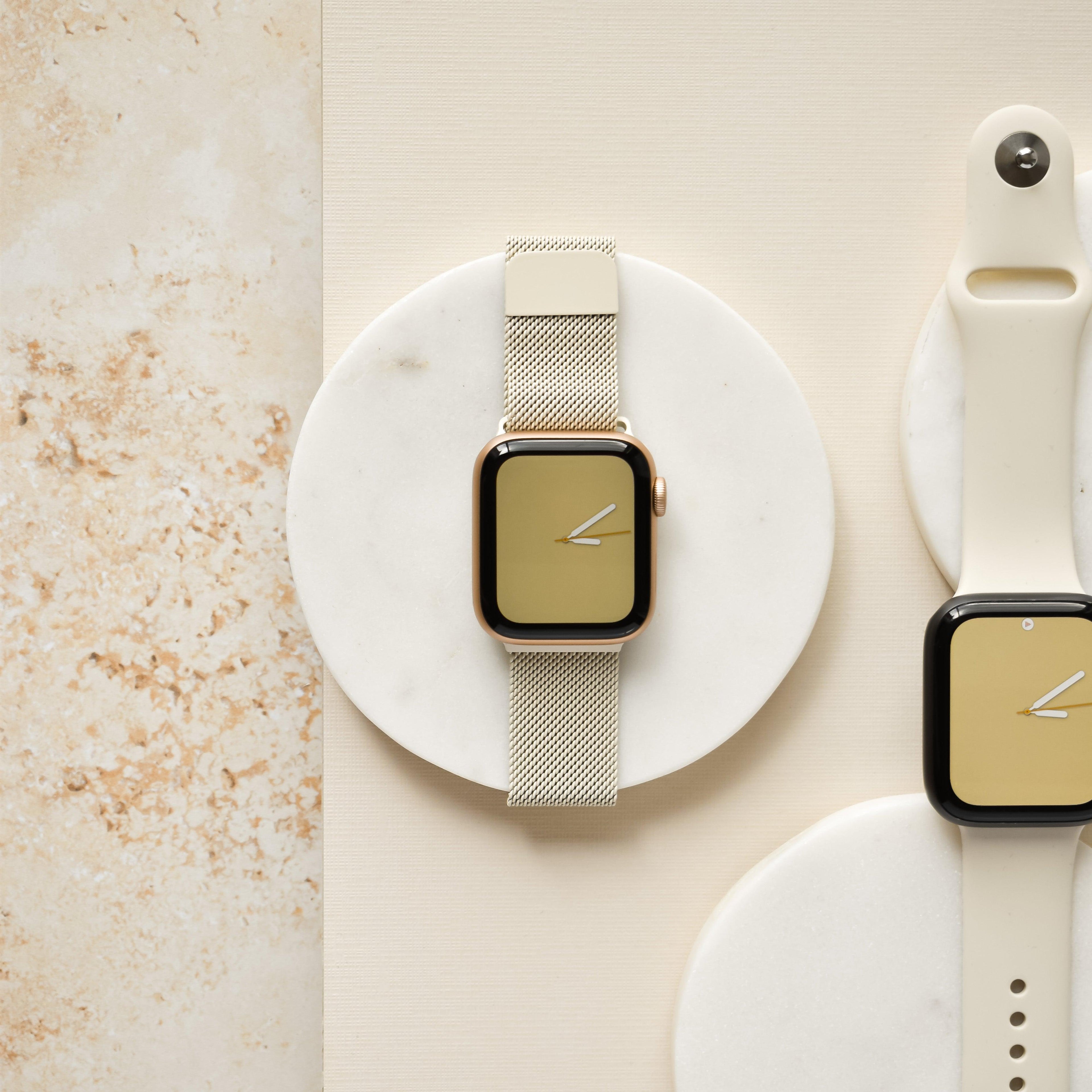 Manyetik Zincirli Apple Watch Kayışı - Badem Beyazı