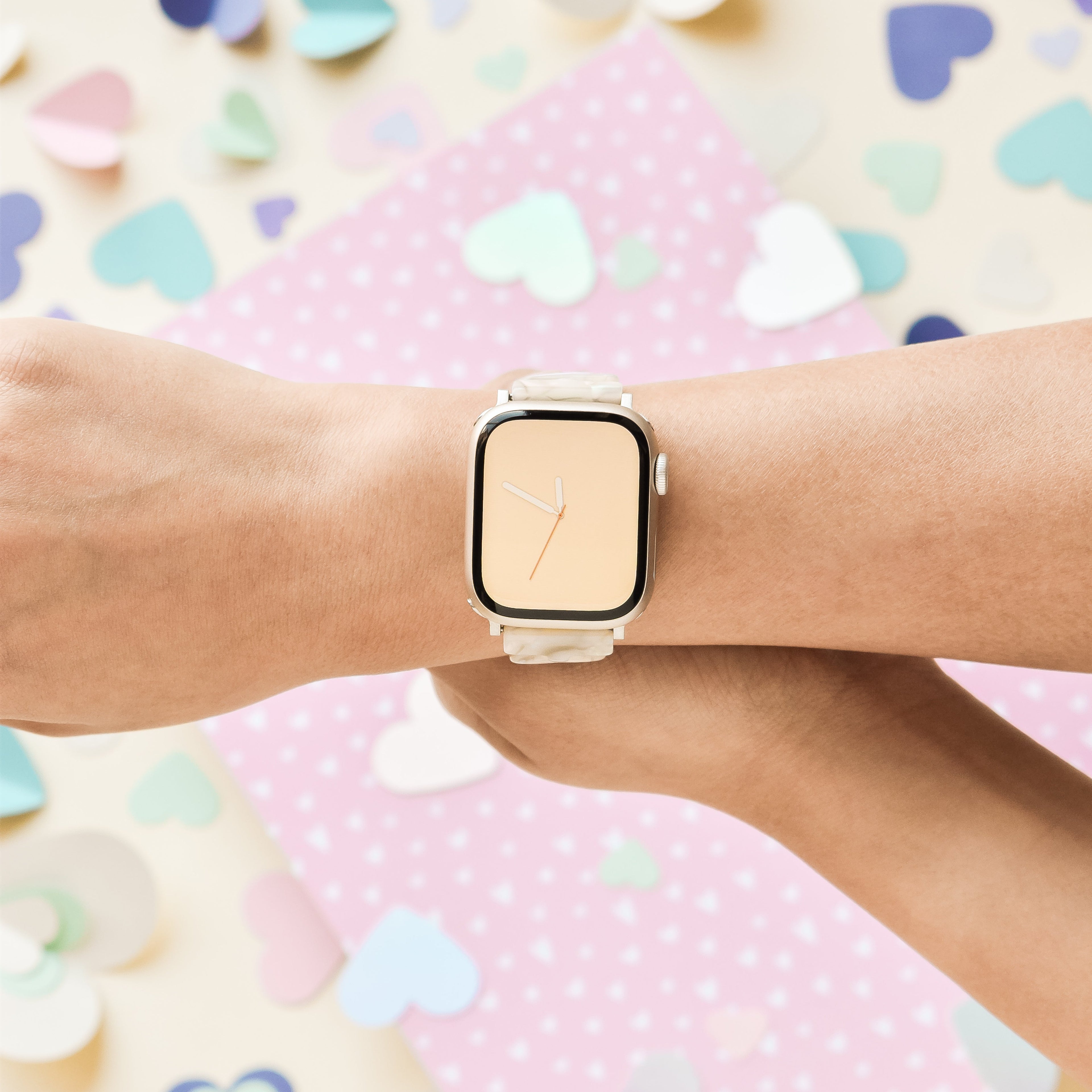 Luxe Hearts Apple Watch Kayışı - Pembe Kuvars