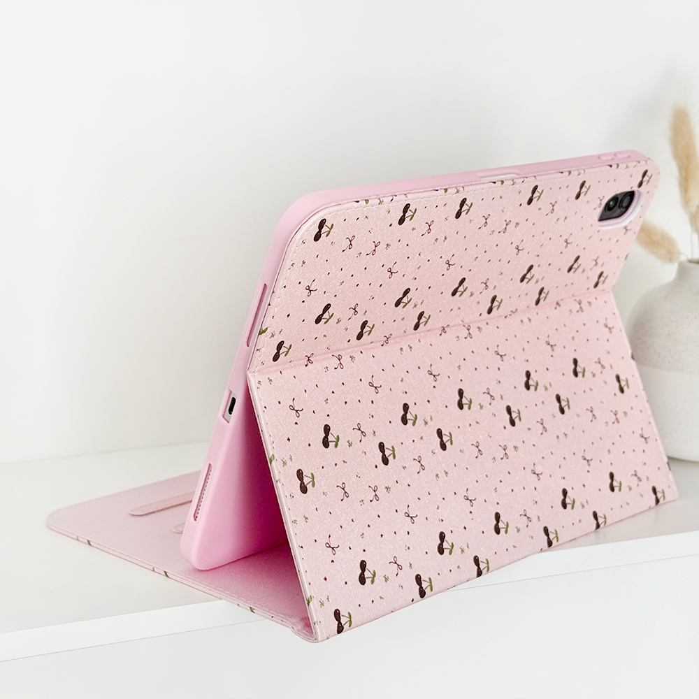 Küçük Kurdeleler ve Kirazlar Pembe iPad Kılıfı