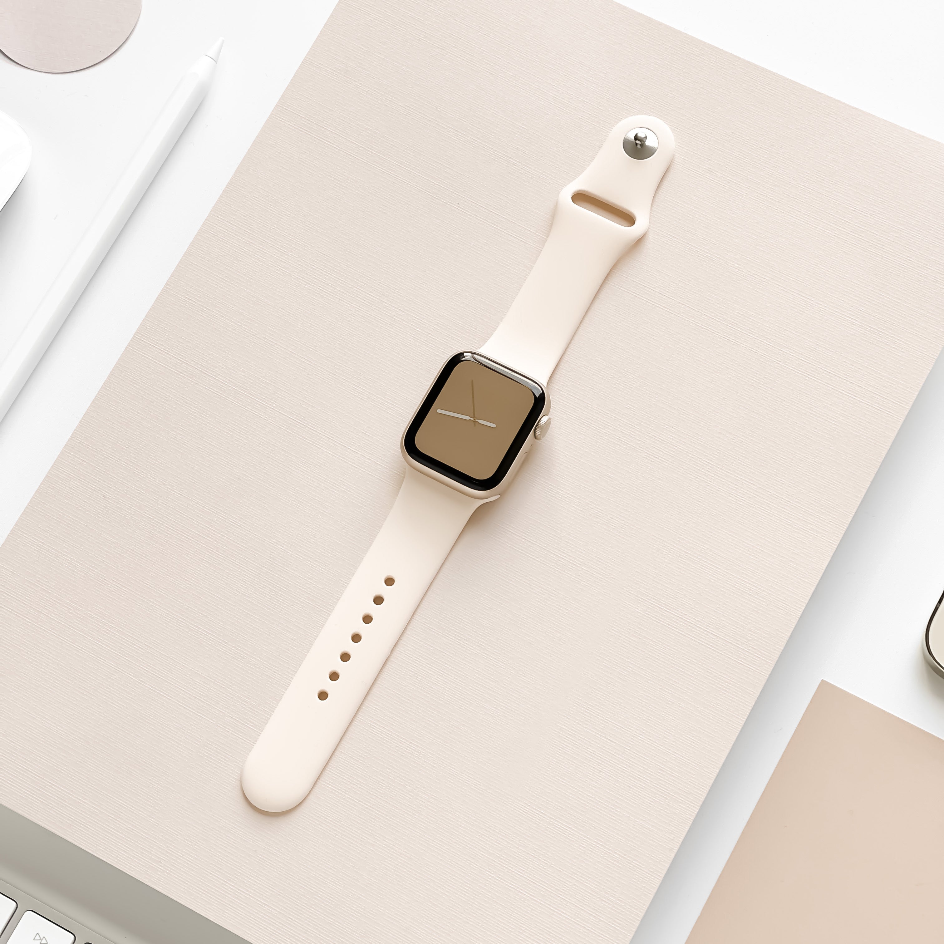 NAKD Apple Watch Kayışı - Badem Beyazı 