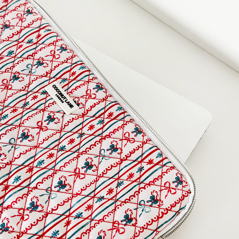 Kapitone "Let It Bow" Dizüstü Bilgisayar Kılıfı