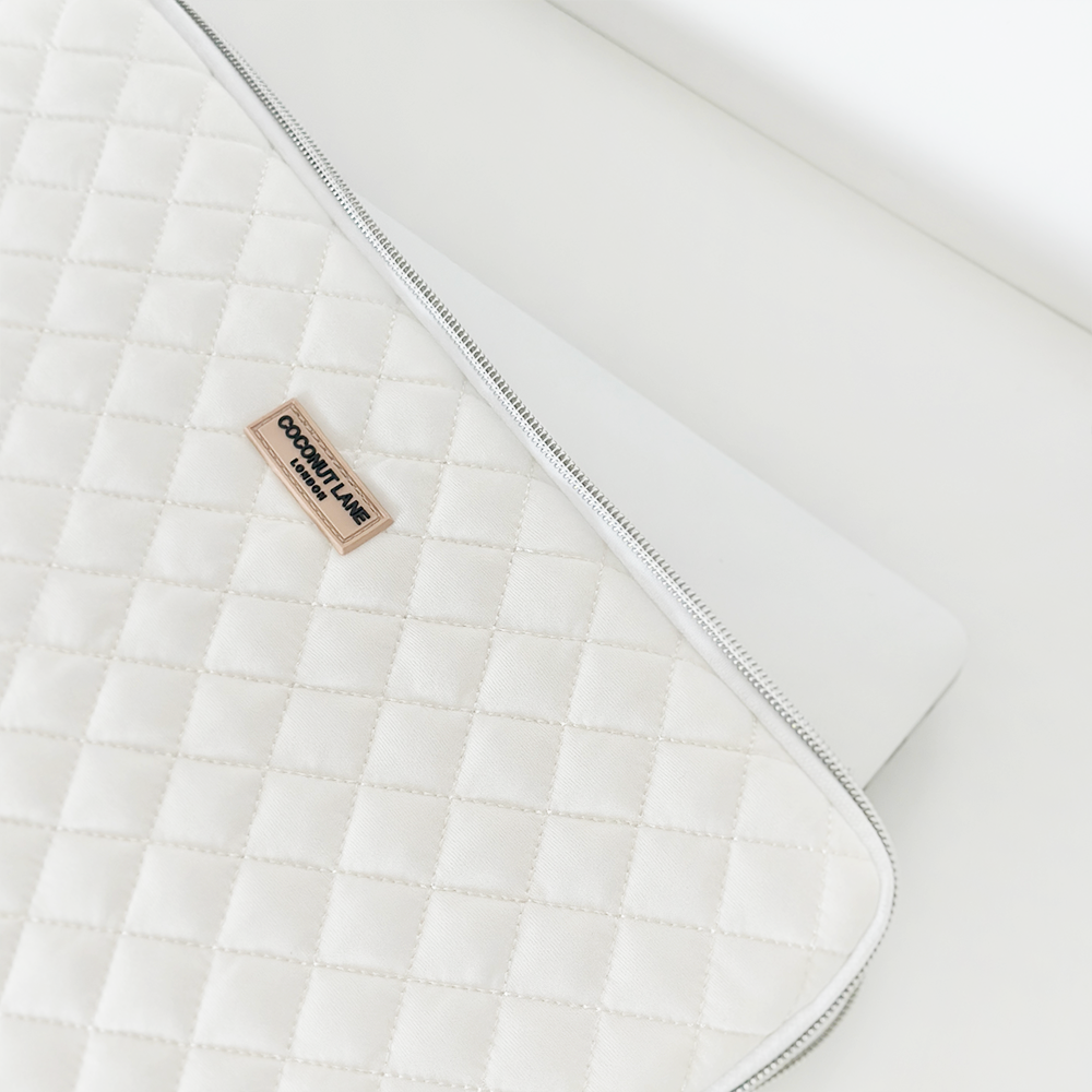 Kapitone Sütlü Hindistan Cevizi Dizüstü Bilgisayar Kılıfı