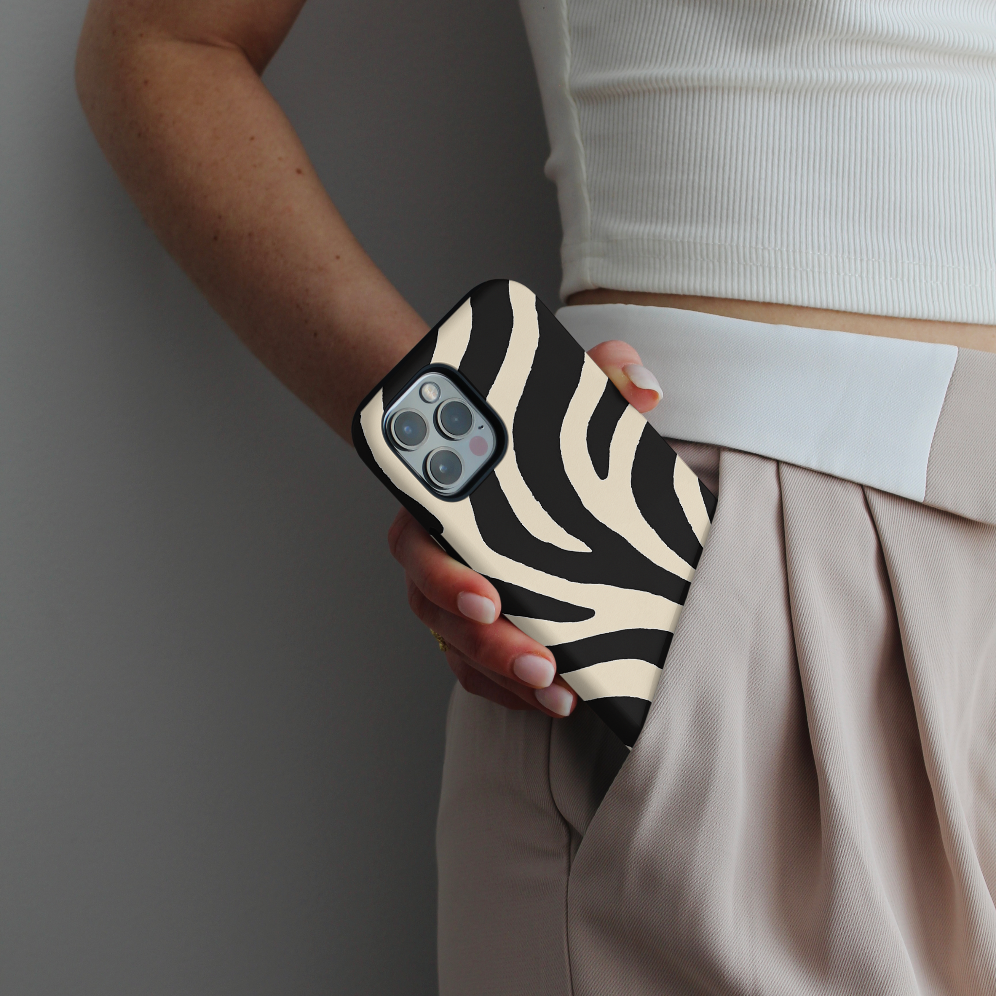 Tough MagSafe® Phone Case - Noir Safari