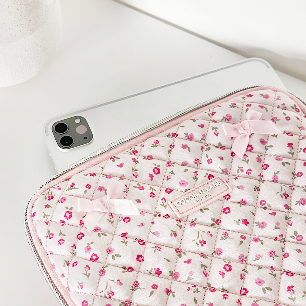 Pembe Kapitone Suluboya Çiçek Desenli iPad Kılıfı