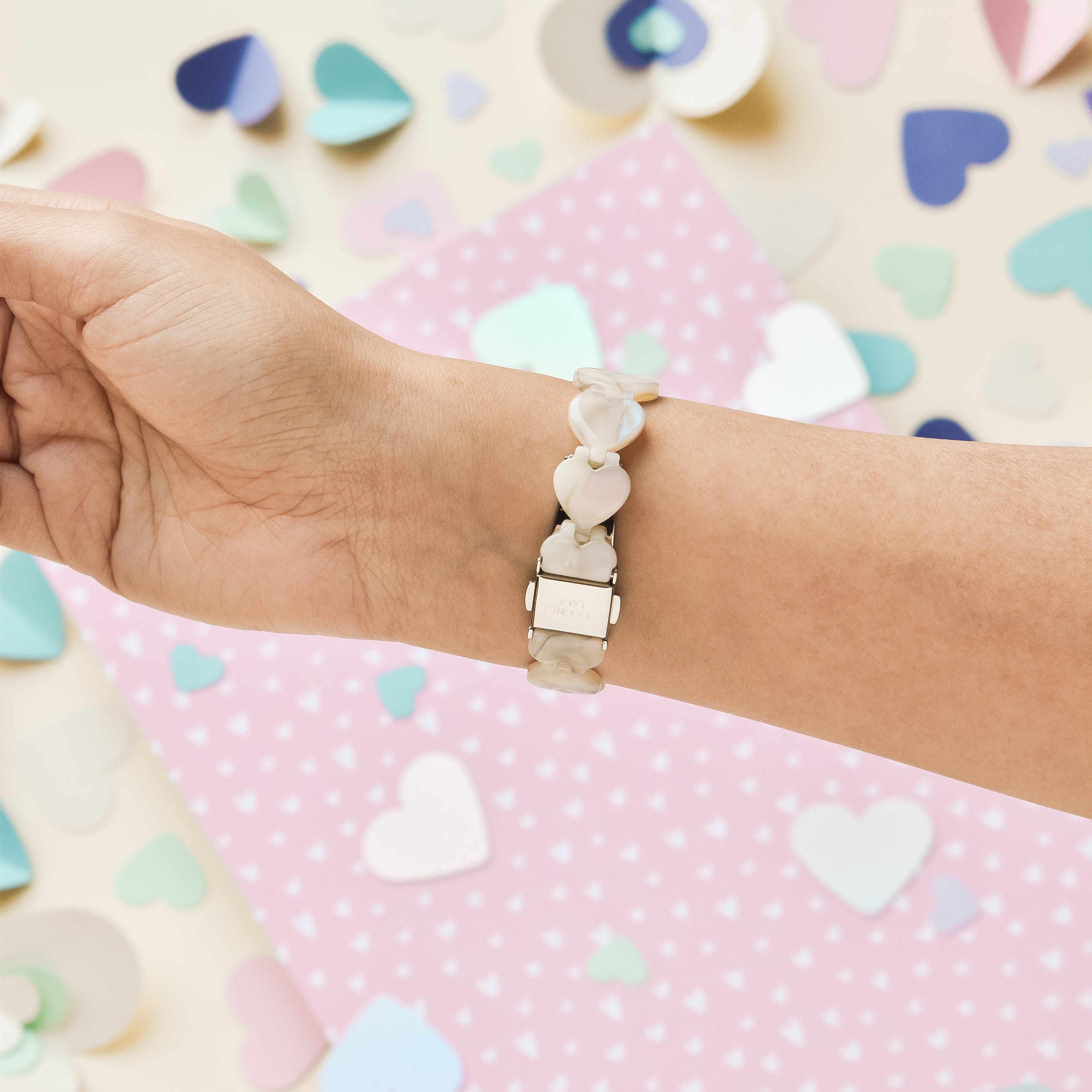 Luxe Hearts Apple Watch Kayışı - Pembe Kuvars