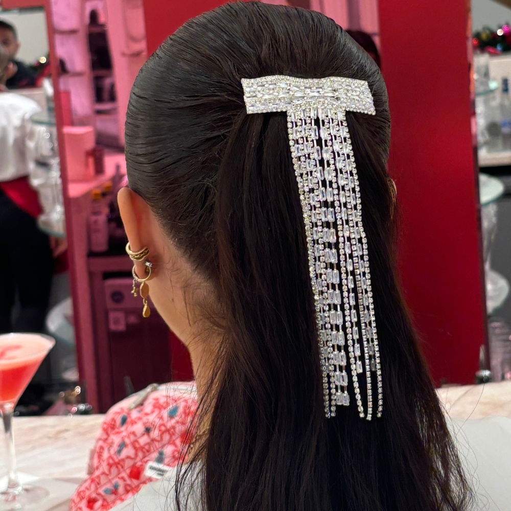 Elmas Taşlı Fiyonklu Püsküllü Saç Tokası - Gümüş