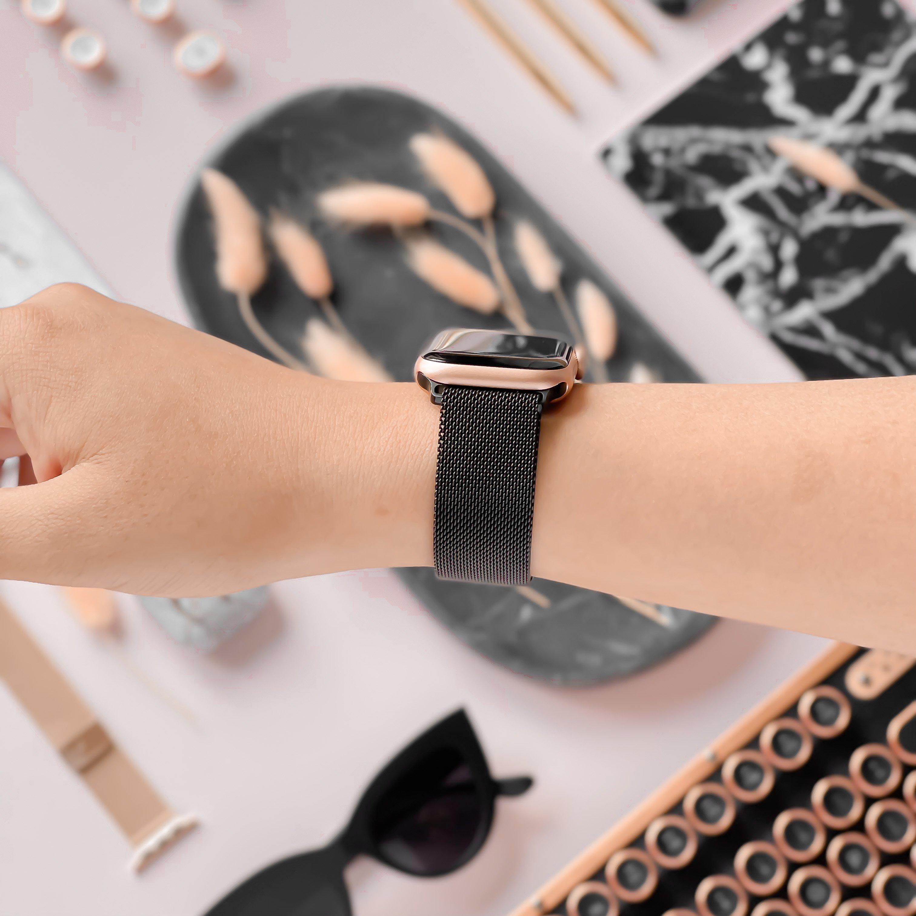 Manyetik Zincirli Apple Watch Kayışı - Siyah