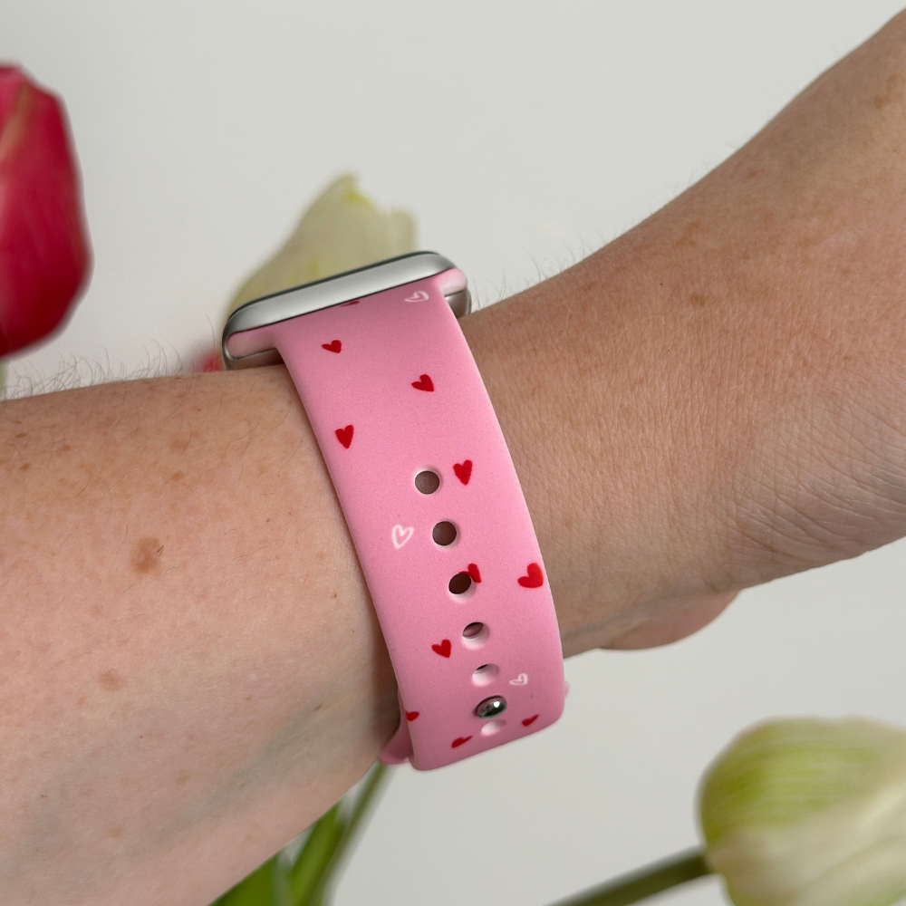 Sevimli Kalpler Desenli Apple Watch Kayışı