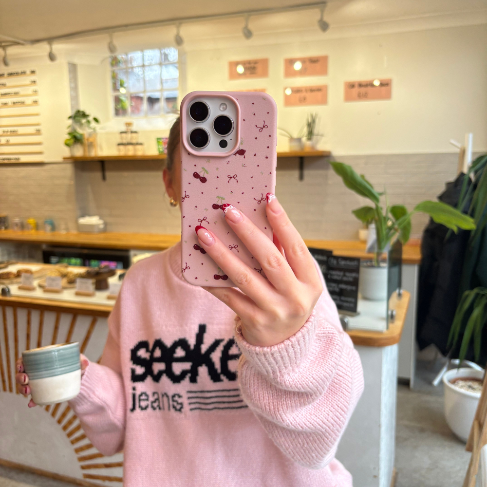 Küçük Kurdeleler ve Kirazlar Desenli Telefon Kılıfı - Pembe