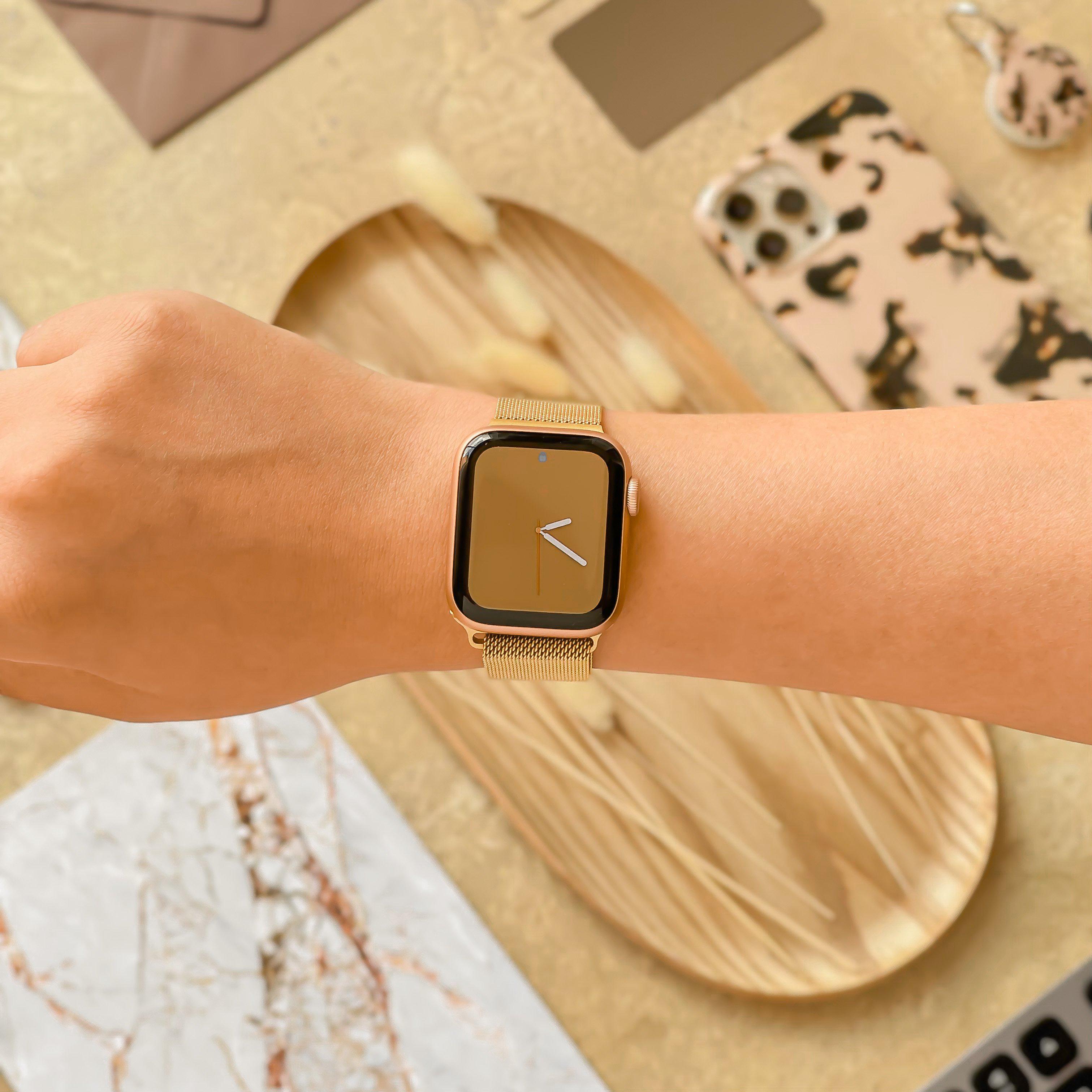 Manyetik Zincirli Apple Watch Kayışı - Altın