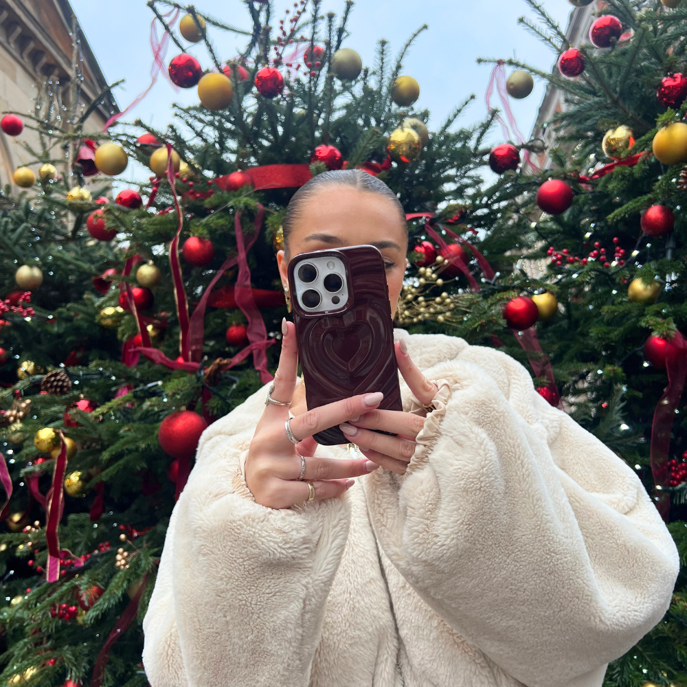 Eriyen Kalp Şeklinde Telefon Kılıfı - Bordo